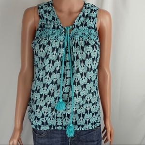 Crown & Ivy sleeveless Notch front top